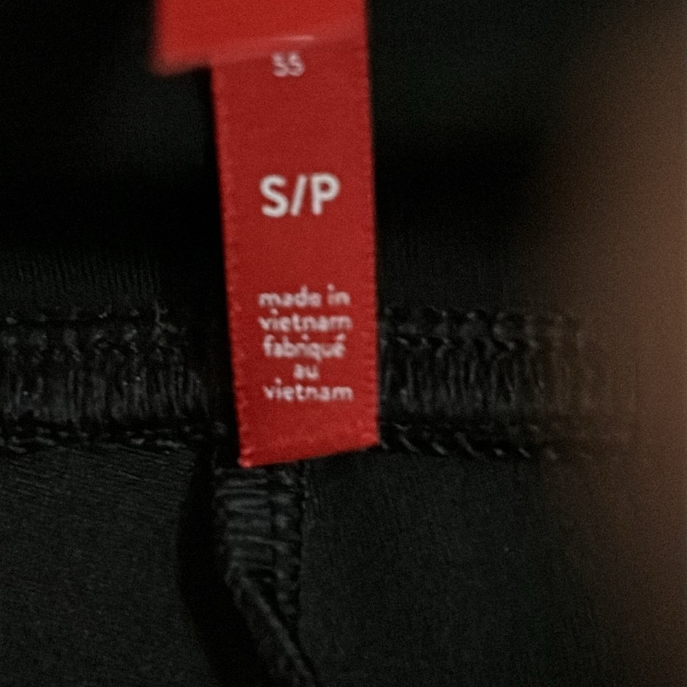Spanx SPANXshape™ Faux Leather Patent Leggings Size Small - Picture 9 of 10